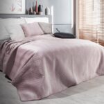 Cuvertura pat roz pudrat Sofia 220x240 cm din catifea moale și mată