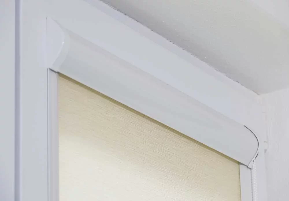 Rolete textile Collete-Plus - ideale pentru ferestre PVC și din lemn
